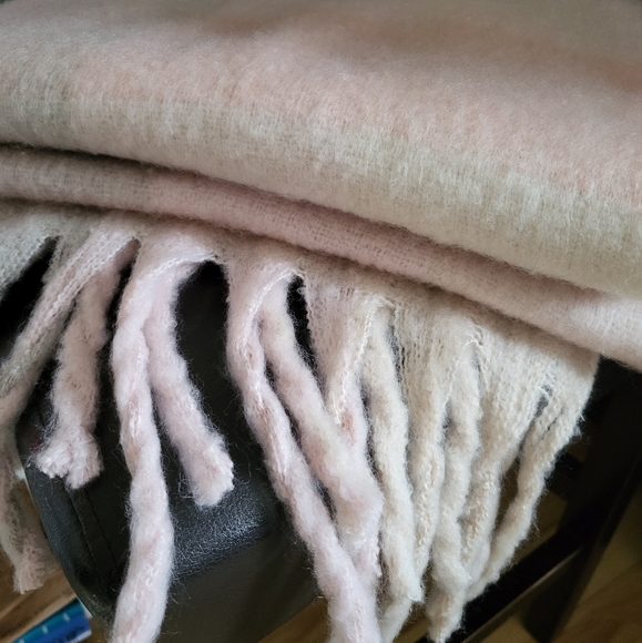 Kensie scarf - Picture 7 of 7